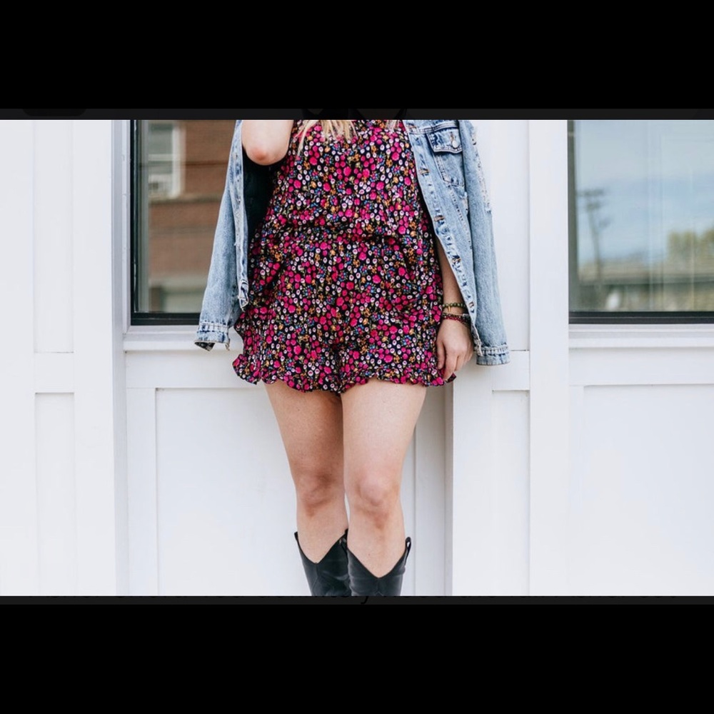 Easel Brand black floral shorts size S